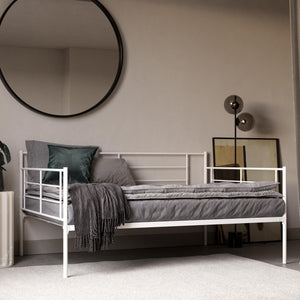 RealRooms Praxis Metal Daybed - White - Full